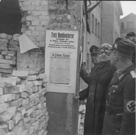 Bombenschaden 1945 © Stadtarchiv St. Pölten